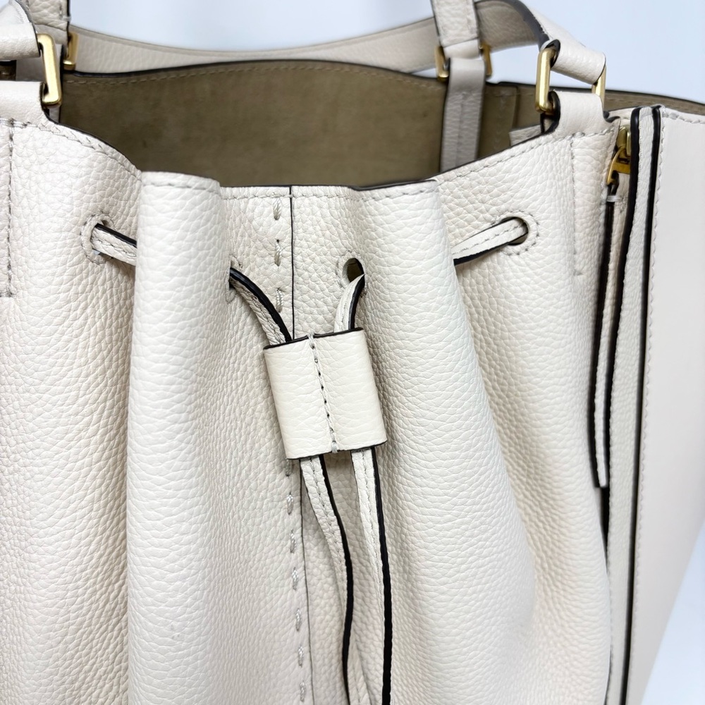 Tory Burch Oversized McGraw Dragonfly Bag in Brie Leather - Picture 6 of 16